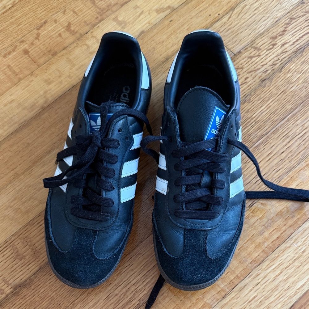 Adidas Men's Black and White Classic Sneakers